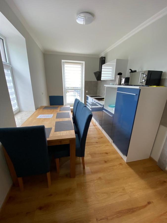 2 Raum Apartment Mit Terrasse, Hell Und Stilvoll Borna Eksteriør billede